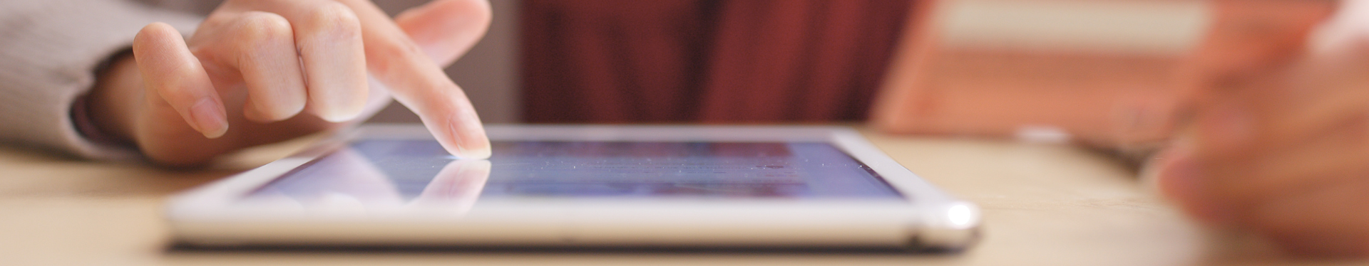 newsletter-ipad-redscarf newsletter-ipad-redscarf